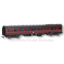 Load image into Gallery viewer, Bachmann - 39-226 - Mk1 - BCK - Brake Composite Corridor Coach - E21202 - BR Maroon Livery - OO Gauge
