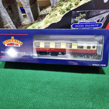 Load image into Gallery viewer, Bachmann - BR MK1 RFO Restaurant Car Coach - BR Crimson &amp; Cream - OO Gauge - 39-252B
