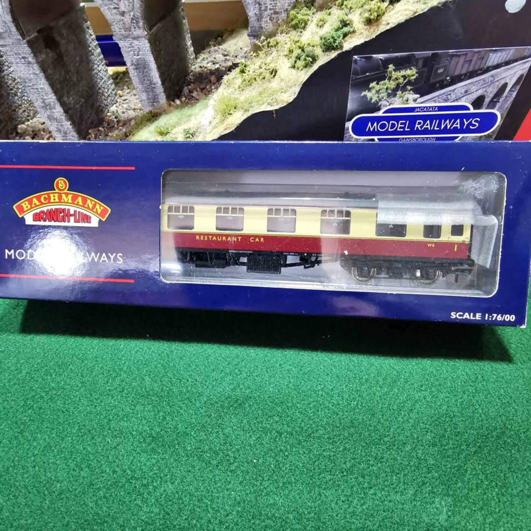 Bachmann - BR MK1 RFO Restaurant Car Coach - BR Crimson & Cream - OO Gauge - 39-252B