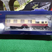 Load image into Gallery viewer, Bachmann - BR MK1 RFO Restaurant Car Coach - BR Crimson &amp; Cream - OO Gauge - 39-252B
