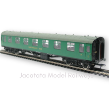 Load image into Gallery viewer, Bachmann - 39-253 - BR Mk1 - RFO Restaurant Car - Coach - S9 - SR Green Livery - OO Gauge
