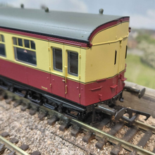 Load image into Gallery viewer, Bachmann - 39-575 - Hawksworth A38 Auto Trailer - Crimson and Cream - W231 - OO Gauge
