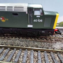 Load image into Gallery viewer, Lima Class 47 Diesel Locomotive - Atlantic Conveyor - BR Green - No. 40106 - 00 Gauge - Analogue
