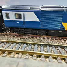Load image into Gallery viewer, Hornby - 2 Car Unit - HST Inter City 125 - Power and Dummy Car - No.s. 43010 &amp; 43011 - OO Gauge
