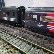 Load image into Gallery viewer, Class 43 Hornby Virgin 125 Three Car Set - OO Gauge - Analogue
