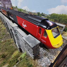 Load image into Gallery viewer, Class 43 Hornby Virgin 125 Three Car Set - OO Gauge - Analogue
