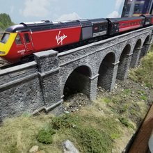 Load image into Gallery viewer, Class 43 Hornby Virgin 125 Three Car Set - OO Gauge - Analogue
