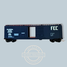 Load image into Gallery viewer, MTL - Micro Trains - 33080 - 50 Foot Standard Box Car - with Plug Door and Sliding Door - Florida East Coast Livery - 5002 - N Gauge
