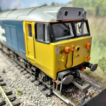 Load image into Gallery viewer, Hornby - Class 50 - BR Co-co Diesel/Electric Locomotive - Ark Royal - Numbered 50 035 - OO Gauge - Analogue
