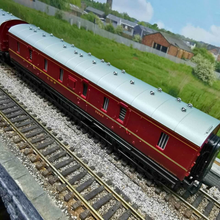 Load image into Gallery viewer, Pair Of Mainline - 50' Parcels Vans - BG - LMS Maroon Livery - OO Gauge
