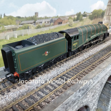 Load image into Gallery viewer, Hornby - R350-A4 - Class A4 - 4-6-2 - Mallard Locomotive - 60022 - BR Green - OO Gauge - Analogue
