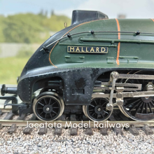 Load image into Gallery viewer, Hornby - R350-A4 - Class A4 - 4-6-2 - Mallard Locomotive - 60022 - BR Green - OO Gauge - Analogue
