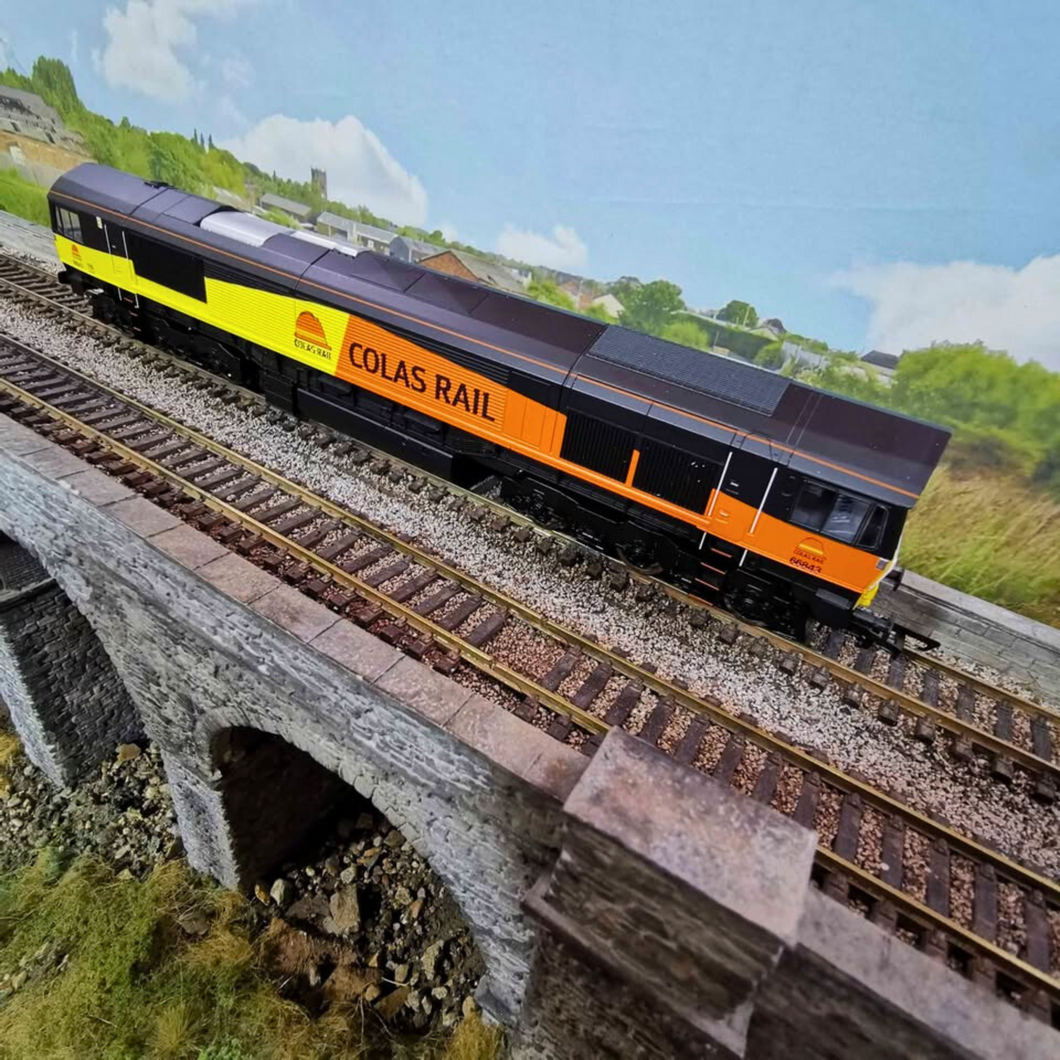 OO Gauge Hornby Class 66 Diesel Electric Locomotive in 'Colas' Livery - No. 66843 - DCC Ready