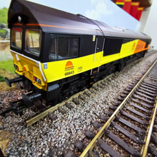 Load image into Gallery viewer, OO Gauge Hornby Class 66 Diesel Electric Locomotive in &#39;Colas&#39; Livery - No. 66843 - DCC Ready
