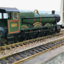 Load image into Gallery viewer, OO Gauge Hornby Hall Class 4-6-0 BR Green Locomotive &#39;Conyngham Hall&#39; - No 6937 - Analogue
