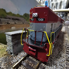 Load image into Gallery viewer, Athearn SD70M EMD Demo Locomtive - No. 7001 - HO Gauge - Analogue
