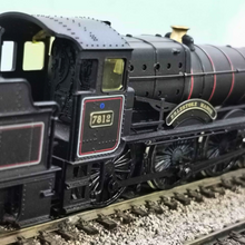 Load image into Gallery viewer, OO Gauge Bachmann BR Black 4-6-0 Locomotive &#39;Erlestoke Manor&#39; - No. 7812 - Analogue
