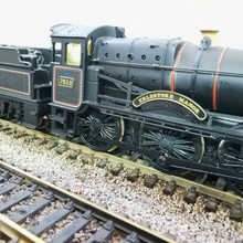 Load image into Gallery viewer, OO Gauge Bachmann BR Black 4-6-0 Locomotive &#39;Erlestoke Manor&#39; - No. 7812 - Analogue
