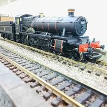 Load image into Gallery viewer, OO Gauge Bachmann BR Black 4-6-0 Locomotive &#39;Erlestoke Manor&#39; - No. 7812 - Analogue
