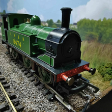 Load image into Gallery viewer, Hornby - Class J83 - Tank Locomotive - LNER Livery - No. 8474 - OO Gauge - Analogue
