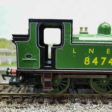 Load image into Gallery viewer, Hornby - Class J83 - Tank Locomotive - LNER Livery - No. 8474 - OO Gauge - Analogue
