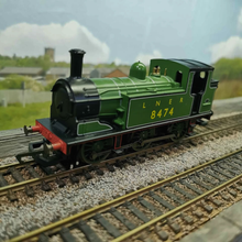 Load image into Gallery viewer, Hornby - Class J83 - Tank Locomotive - LNER Livery - No. 8474 - OO Gauge - Analogue

