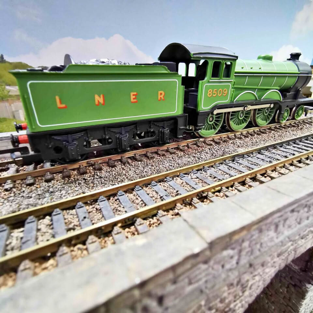 Hornby - B12 - Locomotive - LNER Livery - No 8509 - OO Gauge - Analogue