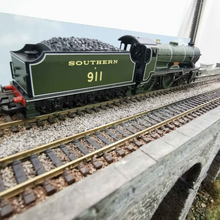 Load image into Gallery viewer, Hornby Railroad SR 4-4-0 Schools Class - &#39;Dover&#39; - OO Gauge - DCC Ready

