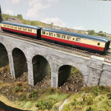 Load image into Gallery viewer, Pair Of OO Gauge Hornby Gresley Coaches - Blood &amp; Custard Livery - Buy one or buy the pair
