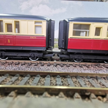 Load image into Gallery viewer, Pair Of OO Gauge Hornby Gresley Coaches - Blood &amp; Custard Livery - Buy one or buy the pair
