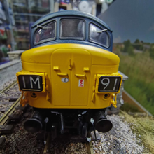 Load image into Gallery viewer, Heljan Class 45 Locomotive - BR Blue with Split Headcode and Full Yellow Ends - No. D15 - DCC Ready - OO Gauge
