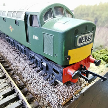 Load image into Gallery viewer, Class 40 Locomotive in BR Green - No. D261 - DCC Ready - (Repaint) - Lima - OO Gauge
