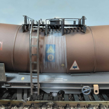 Load image into Gallery viewer, Dapol - 4F-027-019 I - CA - Silver Bullet -  Bogie Tank Wagon - Ermewa Livery - 33 87 7898 024 7 - Weathered - OO Gauge
