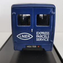 Load image into Gallery viewer, Oxford Diecast - Commer Q25 - LNER - Express Parcels Service - Solidox - 76CM003 - 1:76
