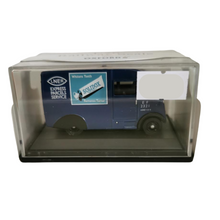 Load image into Gallery viewer, Oxford Diecast - Commer Q25 - LNER - Express Parcels Service - Solidox - 76CM003 - 1:76

