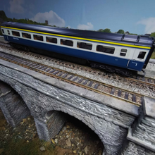 Load image into Gallery viewer, Hornby - Intercity 125 - HST 9 Car Set - Blue/Grey Livery - Analogue - OO Gauge
