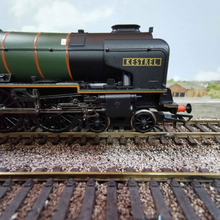 Load image into Gallery viewer, Bachmann Class A1 4-6-2 60130 - Kestrel - in BR Green - Locomotive - O0 Gauge - Analogue
