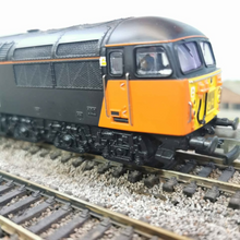 Load image into Gallery viewer, Hornby Class 56 &#39;Load haul&#39; Diesel Locomotive - No. 56 083 - Analogue - OO Gauge
