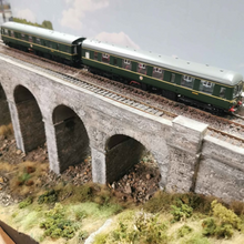 Load image into Gallery viewer, Bachmann British Railways Class 105 Two Car DMU in BR Green - No. M50806 - DCC Ready - OO Gauge
