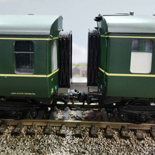 Load image into Gallery viewer, Bachmann British Railways Class 105 Two Car DMU in BR Green - No. M50806 - DCC Ready - OO Gauge
