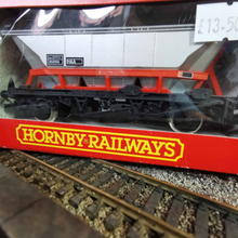 Load image into Gallery viewer, Hornby Railways MGR R249 Hopper Wagons in Speed Link Livery - OO Gauge
