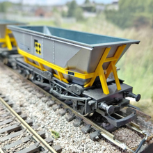 Load image into Gallery viewer, Hornby - MGR Hopper Wagons - Speedlink Livery - HAA - OO Gauge
