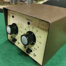 Load image into Gallery viewer, Gaugemaster Model &#39;D&#39; Dual Track Controller.
