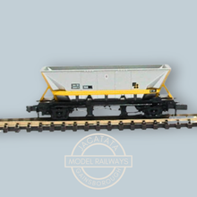 Load image into Gallery viewer, Peco - NR-302 - HAA - Trainload Coal Sector - Coal Hopper - Yellow Cradle - N Gauge - Choice of 1 or 4
