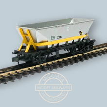 Load image into Gallery viewer, Peco - NR-302 - HAA - Trainload Coal Sector - Coal Hopper - Yellow Cradle - N Gauge - Choice of 1 or 4
