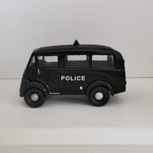 Load image into Gallery viewer, Classix Pocketbond - Austin 101 Estate - Police Van - EM76616 - 1:76
