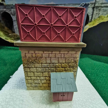 Load image into Gallery viewer, Hornby Skaledale - NER Water Tower - OO Gauge - R9747

