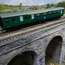Load image into Gallery viewer, Bachmann - BR Mk1 Brake/Corridor Composite BCK - Southern Region Green - S 21272 - OO Gauge
