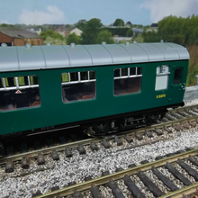 Load image into Gallery viewer, Bachmann - BR Mk1 Brake/Corridor Composite BCK - Southern Region Green - S 21272 - OO Gauge
