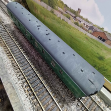 Load image into Gallery viewer, Hornby - BR MK1 - Parcels Coach - Southern Region Green - No. S81289 - OO Gauge

